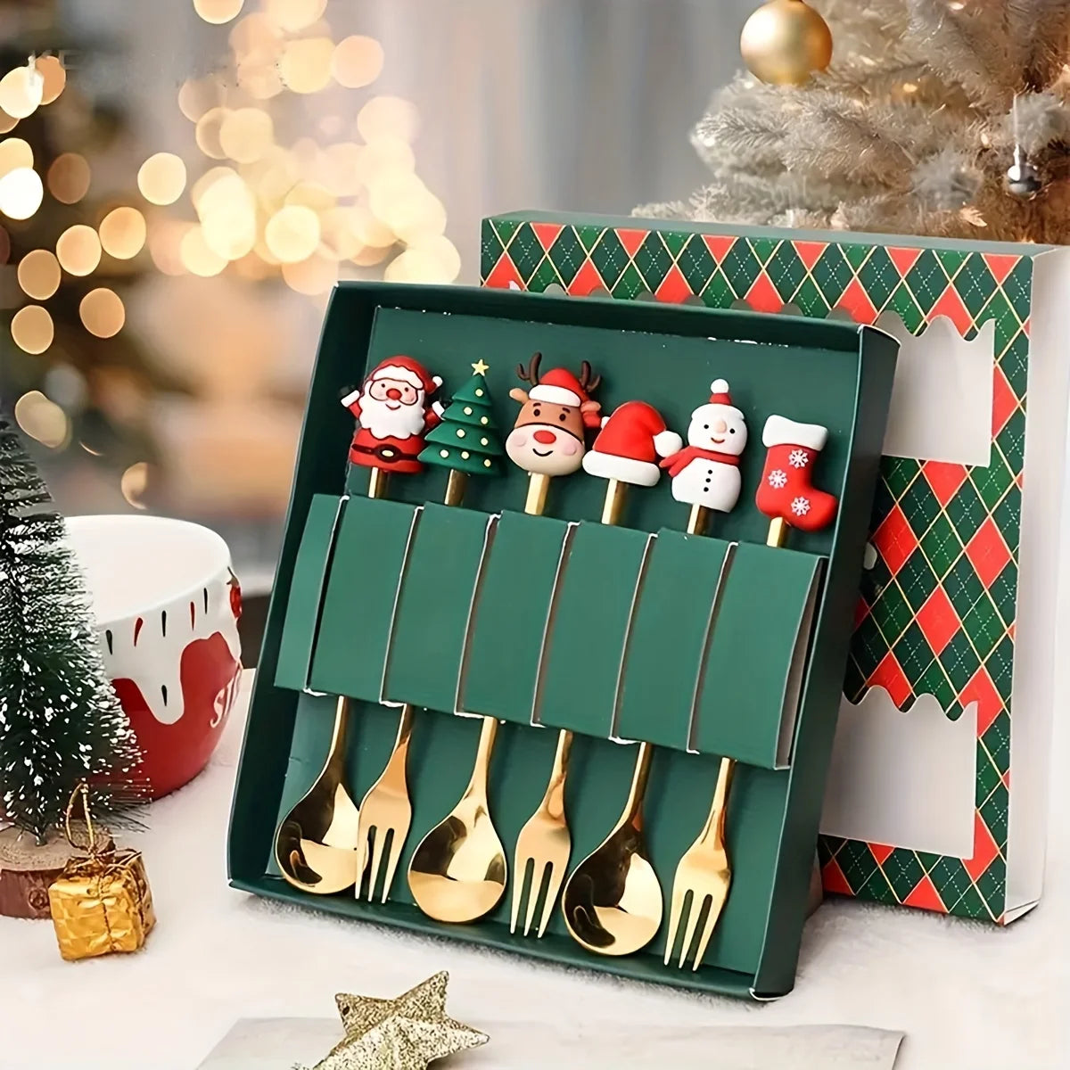 2/4/6Pcs Christmas Fork & Spoon Set – Stainless Steel Santa Tableware for Coffee, Tea & Dessert